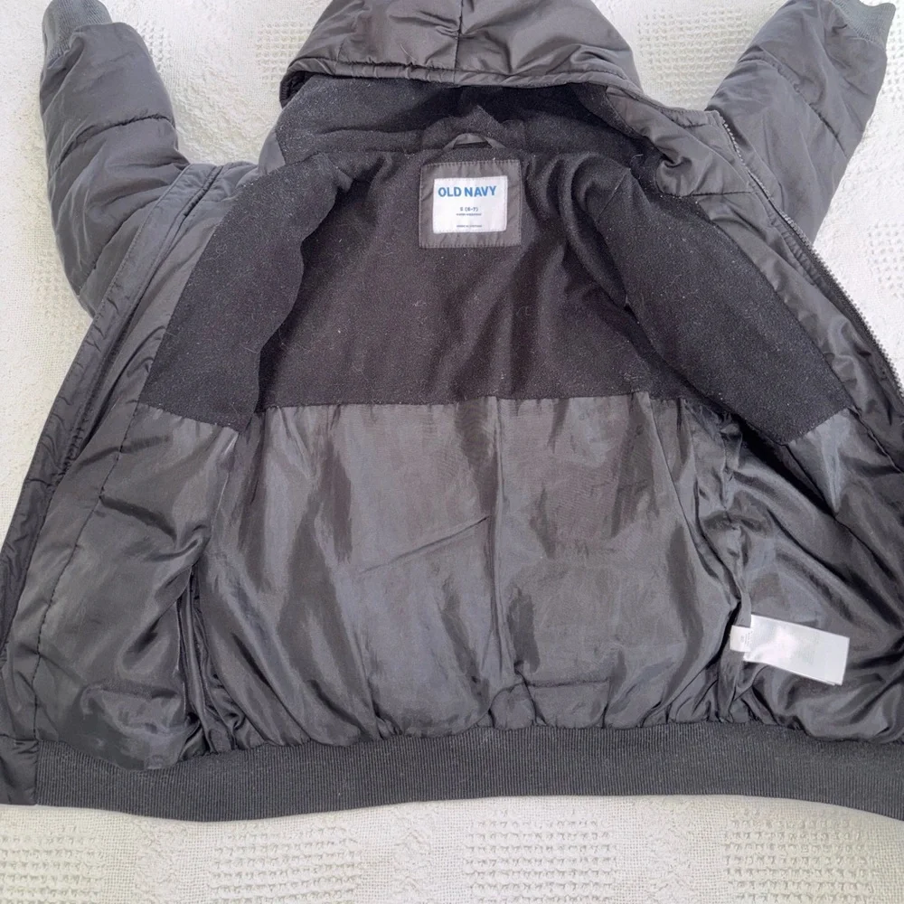 Old Navy Boys Size 6/7 Black Puffer Winter Coat Zip Up Hooded Preowned